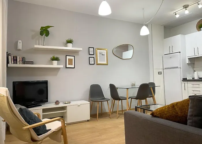 Quiet Apartment In The Heart Of Malaga Pool & Free Parking